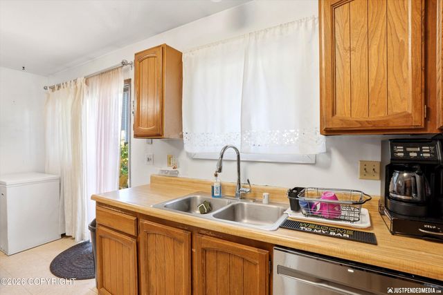2425 W 67th Avenue, Anchorage, AK 99502