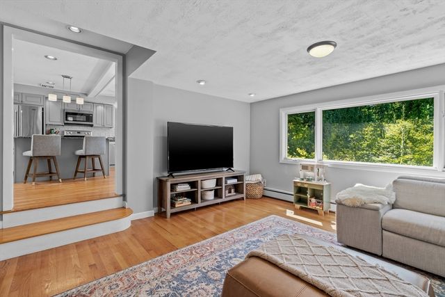 14 Sunset Drive, Northborough, MA 01532