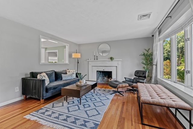 14 Sunset Drive, Northborough, MA 01532