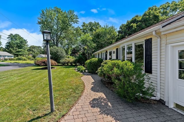 14 Sunset Drive, Northborough, MA 01532