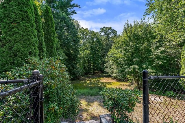 14 Sunset Drive, Northborough, MA 01532