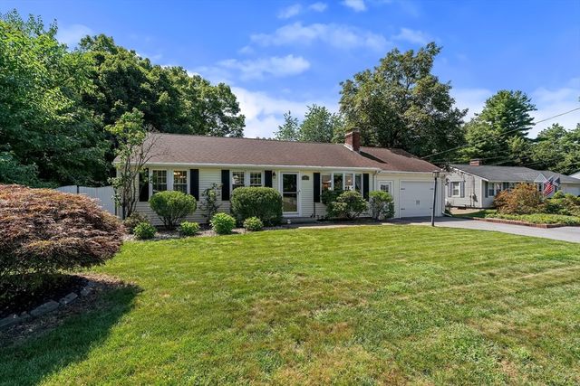 14 Sunset Drive, Northborough, MA 01532