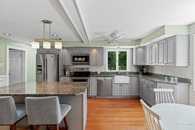 14 Sunset Drive, Northborough, MA 01532
