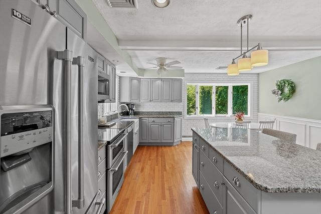14 Sunset Drive, Northborough, MA 01532