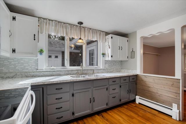 61 Old Phinneys Lane, Barnstable, MA 02630