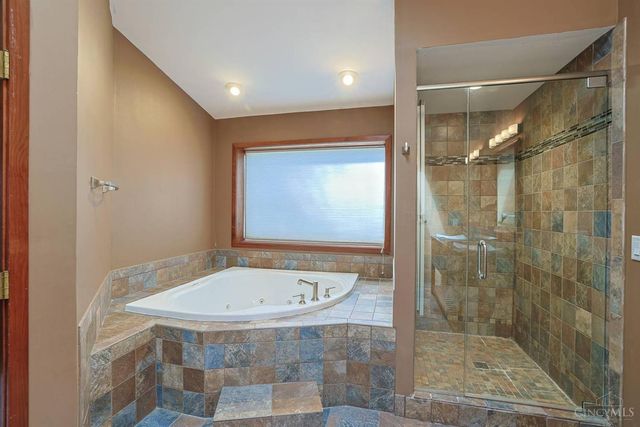 116 Bentwood Court, Blue Ash, OH 45241