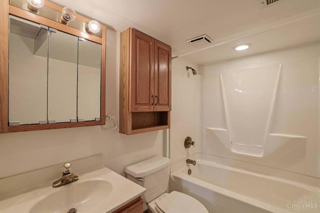 116 Bentwood Court, Blue Ash, OH 45241