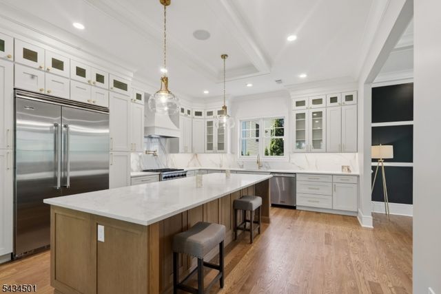 60 W Hobart Gap Rd, Livingston Twp., NJ 07039