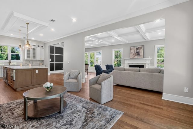 60 W Hobart Gap Rd, Livingston Twp., NJ 07039