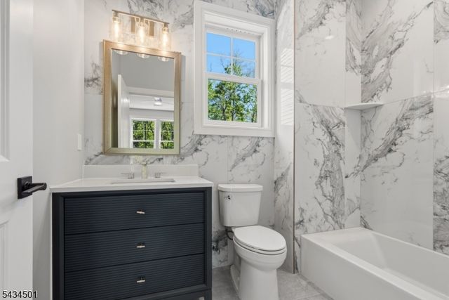 60 W Hobart Gap Rd, Livingston Twp., NJ 07039