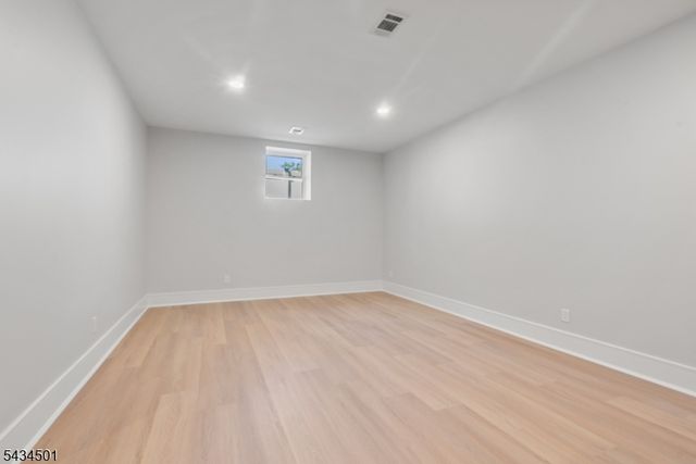 60 W Hobart Gap Rd, Livingston Twp., NJ 07039