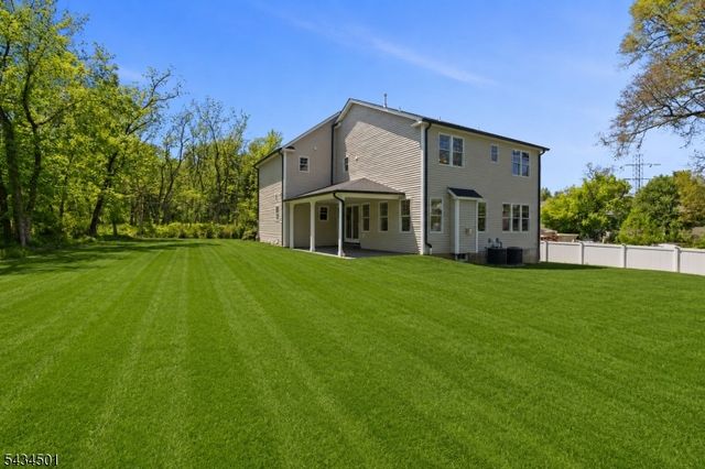 60 W Hobart Gap Rd, Livingston Twp., NJ 07039
