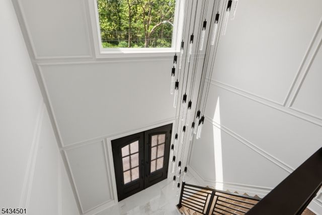 60 W Hobart Gap Rd, Livingston Twp., NJ 07039