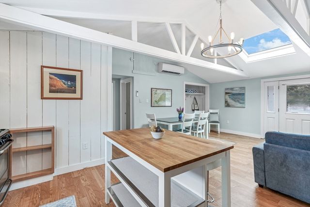 3 Kims Way, Oak Bluffs, MA 02557