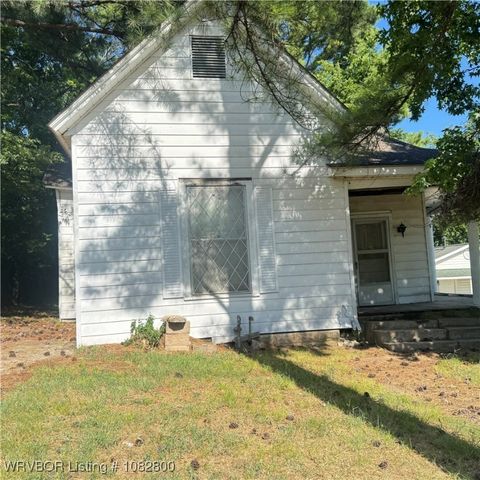 220 Fayetteville Road, Van Buren, AR 72956