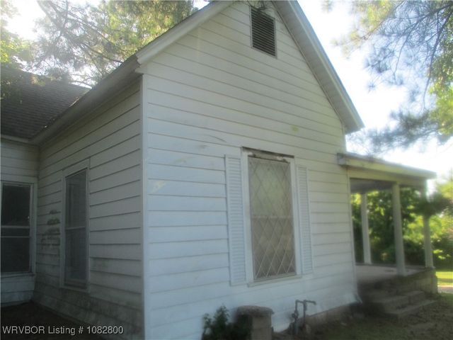 220 Fayetteville Road, Van Buren, AR 72956
