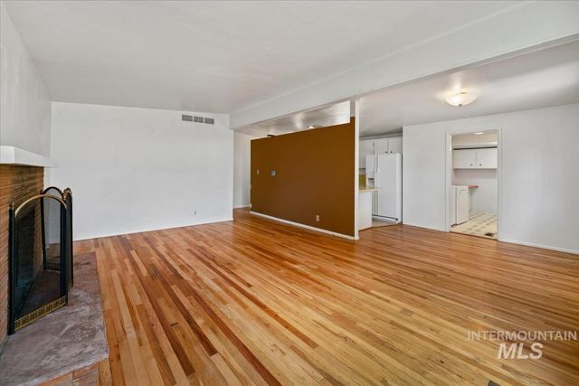 1402 S Brooklawn, Boise, ID 83709