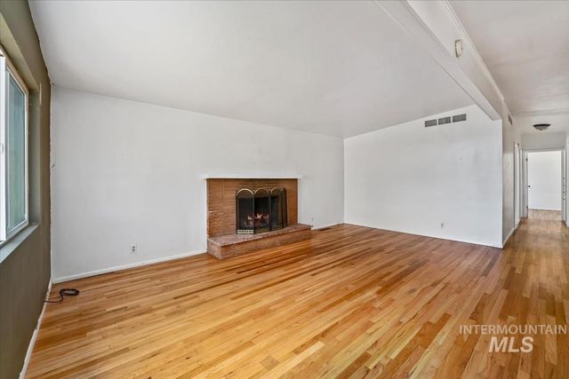 1402 S Brooklawn, Boise, ID 83709