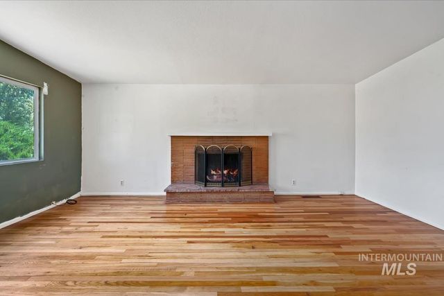 1402 S Brooklawn, Boise, ID 83709
