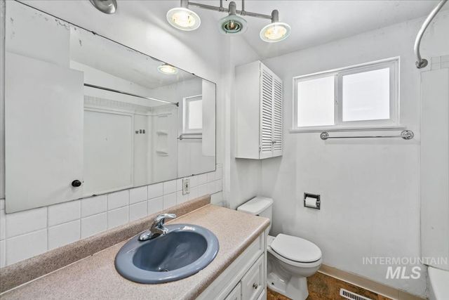 1402 S Brooklawn, Boise, ID 83709