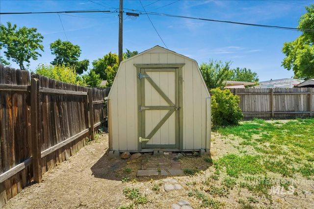 1402 S Brooklawn, Boise, ID 83709