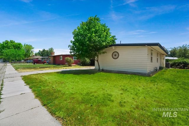 1402 S Brooklawn, Boise, ID 83709