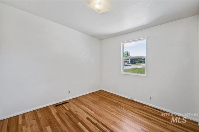 1402 S Brooklawn, Boise, ID 83709