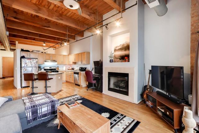 1250 W Van Buren Street 607, Chicago, IL 60607