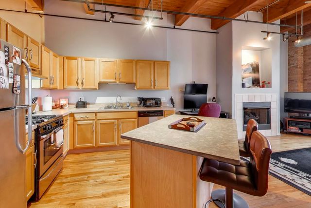 1250 W Van Buren Street 607, Chicago, IL 60607