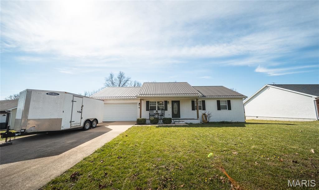 19590 Lilly Lane, Waynesville, MO 65583