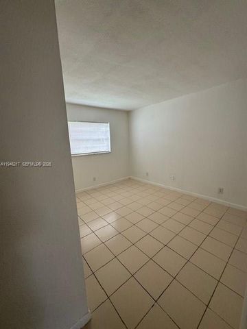 241 SE 9th Ave 105, Pompano Beach, FL 33060