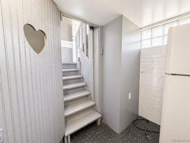 2415 Mclean Street, Hamtramck, MI 48212