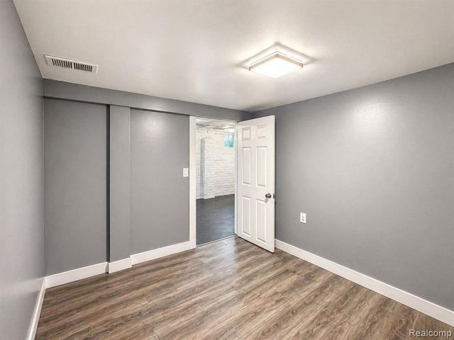 2415 Mclean Street, Hamtramck, MI 48212