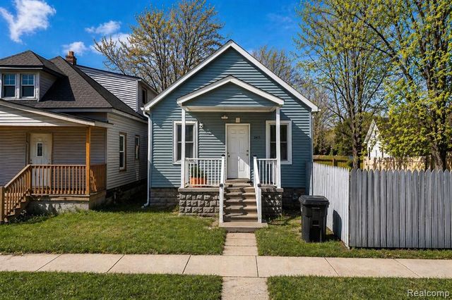 2415 Mclean Street, Hamtramck, MI 48212