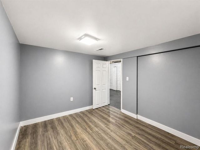 2415 Mclean Street, Hamtramck, MI 48212