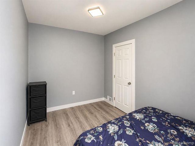 2415 Mclean Street, Hamtramck, MI 48212