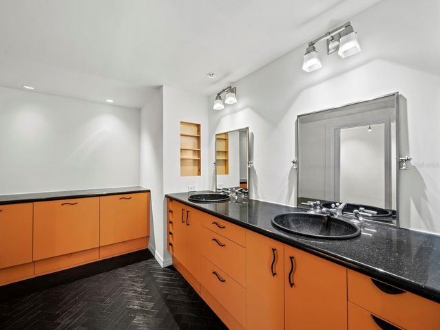 1211 GULF OF MEXICO DRIVE 109, Longboat Key, FL 34228