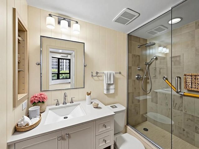 1211 GULF OF MEXICO DRIVE 109, Longboat Key, FL 34228