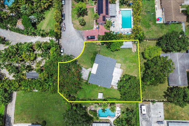 27305 SW 162nd Ct, Homestead, FL 33031