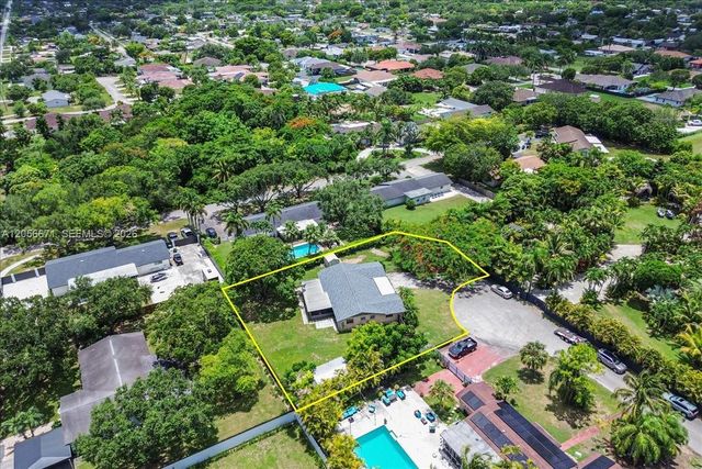 27305 SW 162nd Ct, Homestead, FL 33031