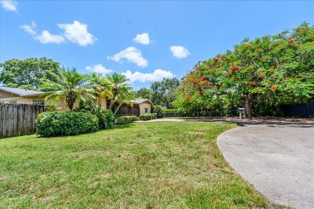 27305 SW 162nd Ct, Homestead, FL 33031