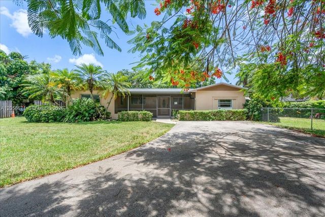 27305 SW 162nd Ct, Homestead, FL 33031
