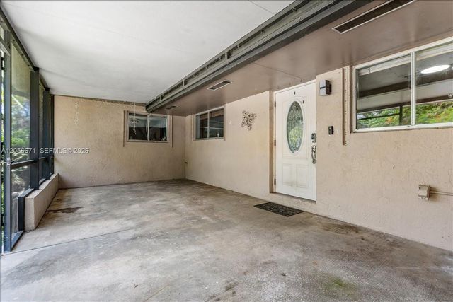 27305 SW 162nd Ct, Homestead, FL 33031
