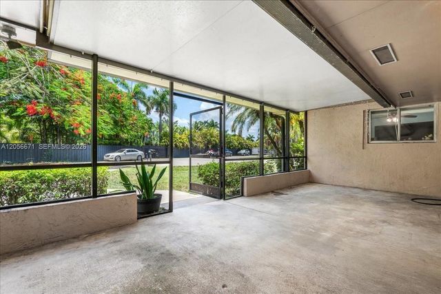 27305 SW 162nd Ct, Homestead, FL 33031