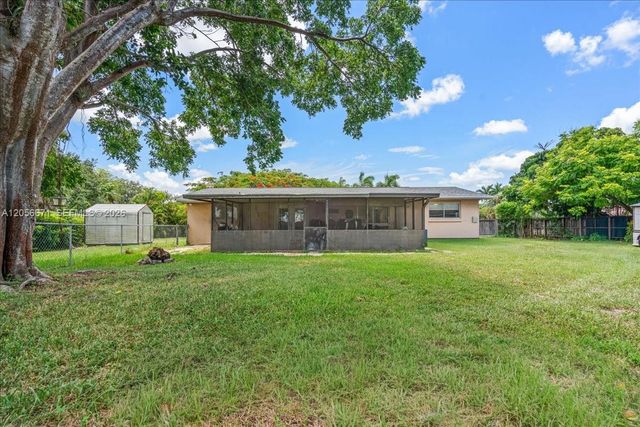 27305 SW 162nd Ct, Homestead, FL 33031