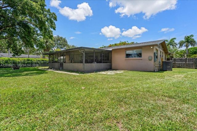 27305 SW 162nd Ct, Homestead, FL 33031