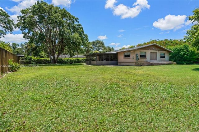 27305 SW 162nd Ct, Homestead, FL 33031