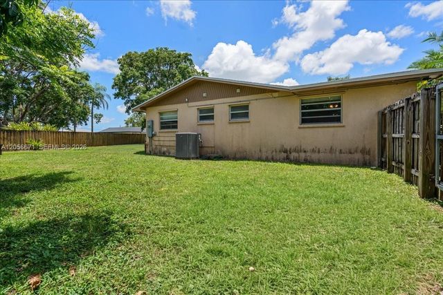 27305 SW 162nd Ct, Homestead, FL 33031