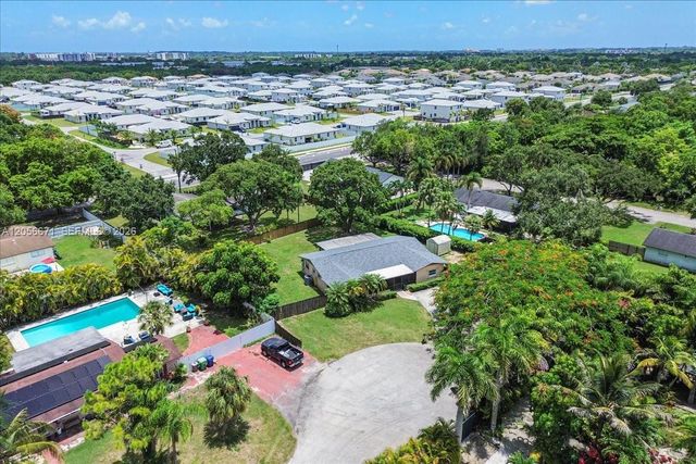 27305 SW 162nd Ct, Homestead, FL 33031