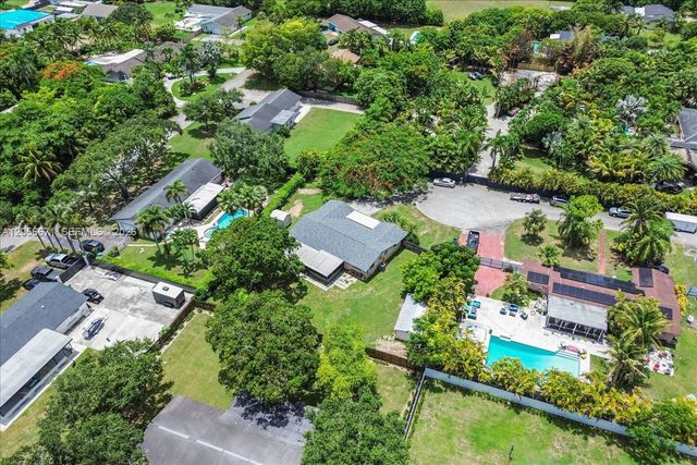 27305 SW 162nd Ct, Homestead, FL 33031